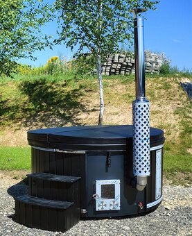 Koupací sud s vířivkou a vnitřním ohřevem vody - 7