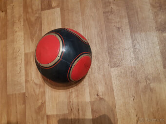 Raketa na líný tenis, hokejbalová hokejka, míče. - 7