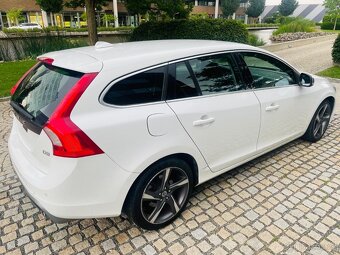 Volvo V60 2.0D 120KW MANUÁL R-DESIGN SENZORY - 7