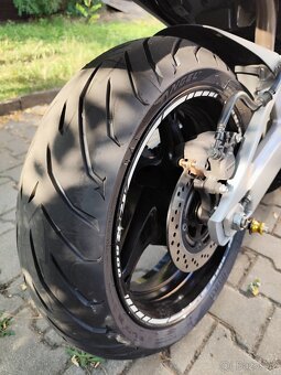 Suzuki GSR 600 - 7