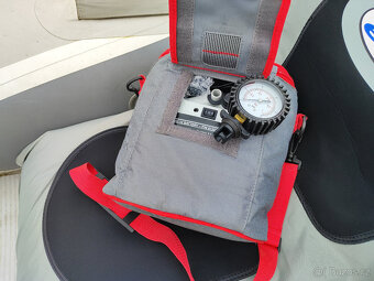 nafukovací člun s motorem 20Hp - 7