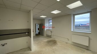 Pronájem komerčního prostoru v ulici Dělnická 395, Jičín - 7
