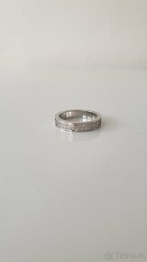 2x pavé Love ring - 7