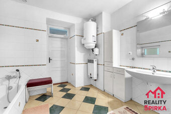Prodej RD 5+1, CP 5.677 m², Jaroměřice - 7