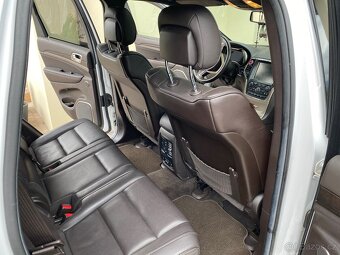 Jeep Grand Cherokee.  Summit - 7