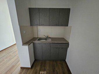 Pronájem kanceláře 62 m2 v centru města s výtahem - 7