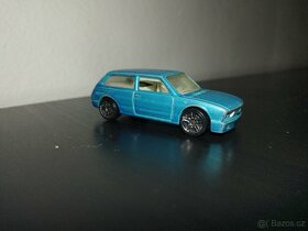 6x auto HOT WHEELS - Volkswagen, Camaro, Cadillac, Mustang, - 7
