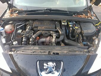 Peugeot 308 1.6HDI 66KW 2009 - 7