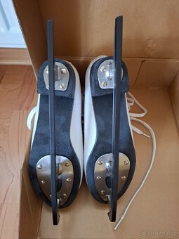 Prodám dámské zimní brusle vel. 41, nové - 7