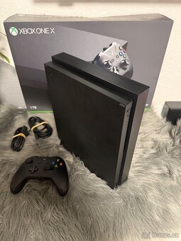 XBOX ONE X 1TB V TOP STAVU - 7