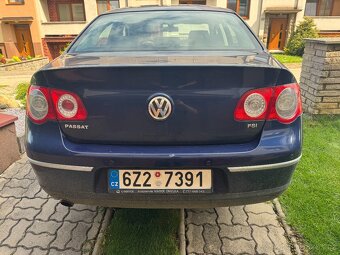 Volkswagen Passat B6 sedan - 7