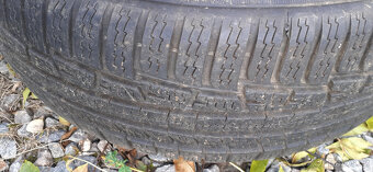 Zimní pneu 225/45R17 Nokian Runflat pěkný vzorek - 7