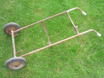 Prodám díly na zahradní frézu zn.TERA-VARI a další. Prodám ř - 7