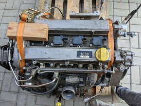 Prodám motor 2,0 turbo Saab B 207 R OPEL 154KW - 7