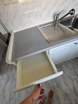 Kuchyně vč mikrovlnky - 7