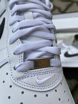 Nike Air Force Supreme Bílá Černá + samolepka zdarma, 44.5 - 7