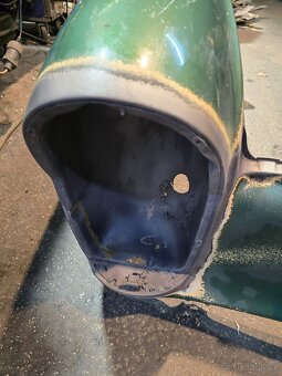 MERCEDES W108 W109 PŘEDNÍ BLATNÍKY PRAVÝ LEVÝ - 7