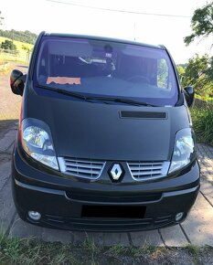 Renault Trafic verze Black edition passenger 2,0 dCi, 85kW - 7