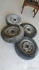 Prodám 4ks originál plechové obuté disky na Škoda 105,120 M - 7