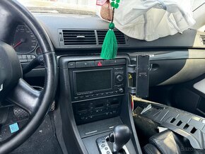 Audi A4 model B7 - 7