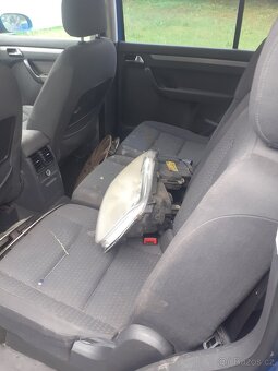 Vw touran 1,6 fsi - 7