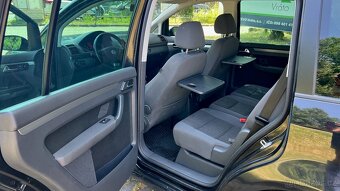 Touran 2.0tdi 125kwRS AdaptBiXenony Webasto Parktronik Zaves - 7