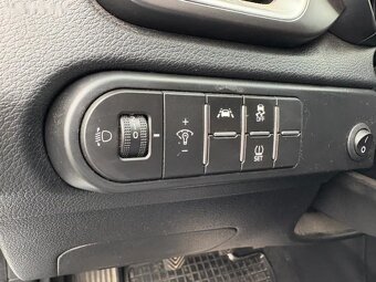 Kia Cee´d, 1,4TGDI 103kw Exclusive + NAV - 7