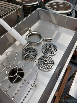 Mlýnek na maso 42 Řeznický vlček, Řezačka masa 42 - 7