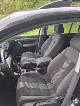 VW touran 1.9tdi 77kw 7 místný - 7