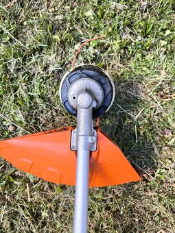 Stihl FS 240 Zánovní - 7
