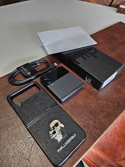 Samsung Galaxy Z Flip 4 5G 8GB/256 GB Černý- TOP STAV Z - 7