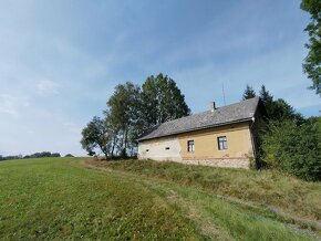 Stavební parcela s chalupou - 7