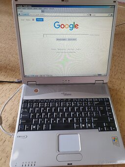 Fujitsu Amilo K 7600 (rok 2003) s Win 2000 - Pouze volat. - 7