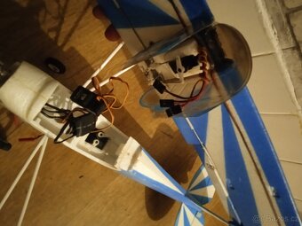 Letadlo na ovládání bez ovladače 2.4ghz - 7