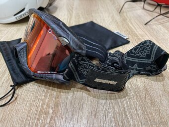 Prodám lyžařské brýle SWANS - 7