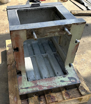 Kostka upínací s T-drážkami - 7