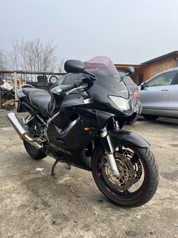Honda CBR 600f4 - 7