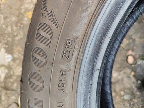 2 celoroční pneumatiky Goodyear 165/70/14 7mm - 7