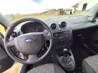Ford fiesta - 7