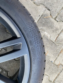 P:zimní alu sadu 8Jx20H2 ET25 originál Audi RS6 černé - 7
