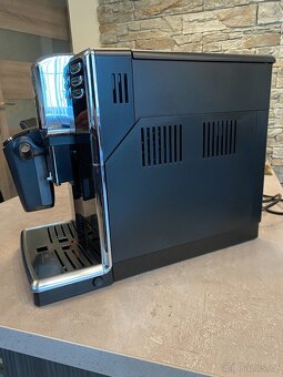 KÁVOVAR PHILIPS EP5330 - 7