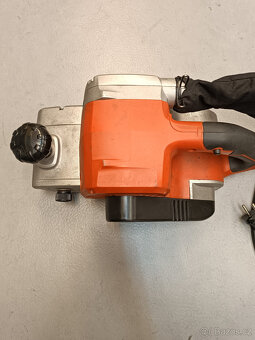 MAKITA PÁSOVÁ BRUSKA M9400 - 7