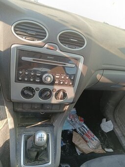 ND z Ford Focus 1560.cm3 80.kw nafta r.v. 2007 (K117) - 7