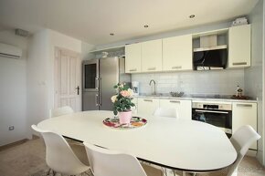 ☀Trogir – moderný apartmán so strešnou terasou a výhľadom - 7