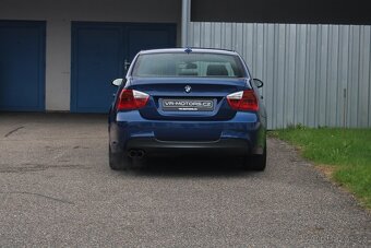 BMW E90 325i M-Paket Manuál - 7