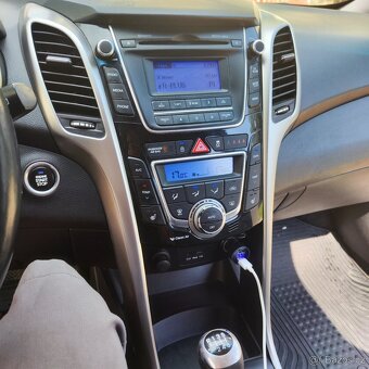 Hyundai i30 1.6crdi 81kw - 7