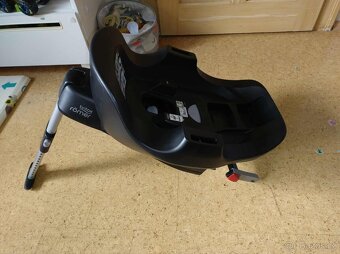 Sedačka Britax Römer baby safe2 i-size + základna - 7