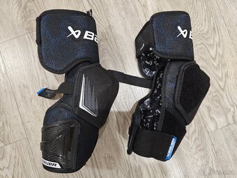 Hokejová výstroj BAUER - senior + zánovní - 7