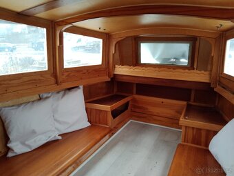 Kajutová loď s motorem - 7