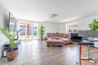 Prodej rodinného domu 240 m², pozemek 917 m² - Kaplice - 7